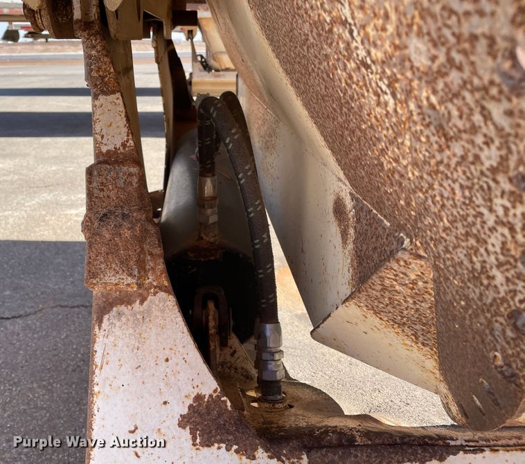 image for item DN0214 2001 Midland MG40MC2000  bottom dump trailer