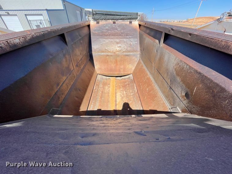 image for item DN0214 2001 Midland MG40MC2000  bottom dump trailer