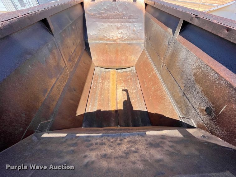 image for item DN0214 2001 Midland MG40MC2000  bottom dump trailer