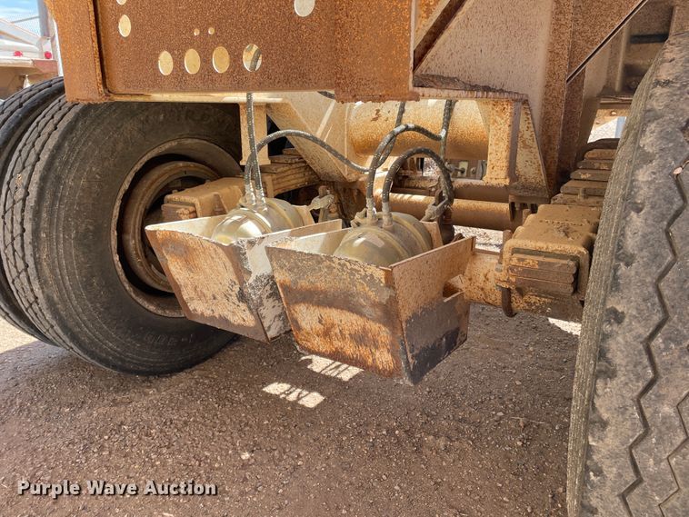 image for item DN0214 2001 Midland MG40MC2000  bottom dump trailer