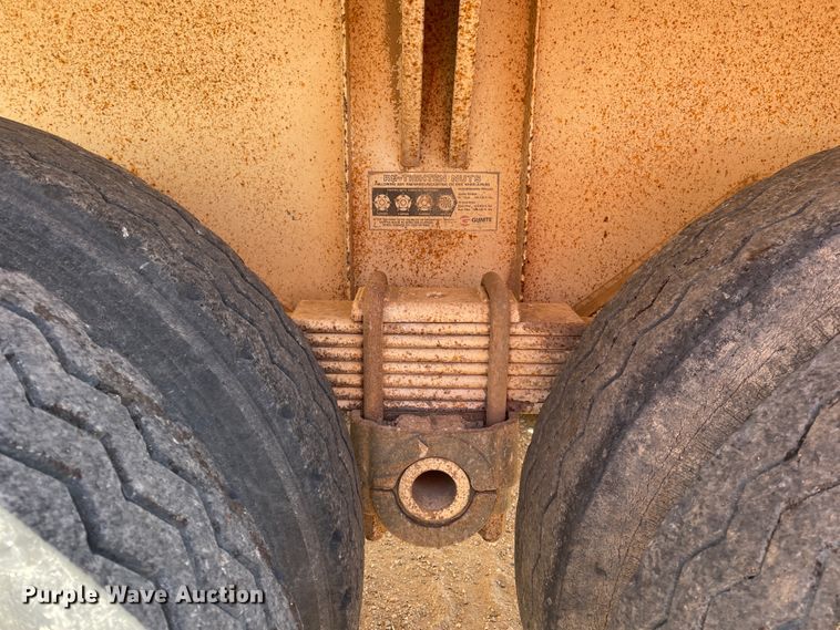 image for item DN0214 2001 Midland MG40MC2000  bottom dump trailer