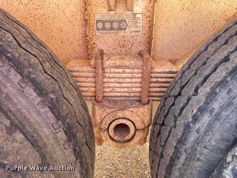 image for item DN0214 2001 Midland MG40MC2000  bottom dump trailer