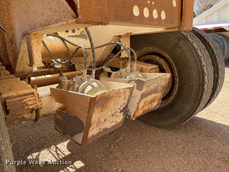 image for item DN0214 2001 Midland MG40MC2000  bottom dump trailer