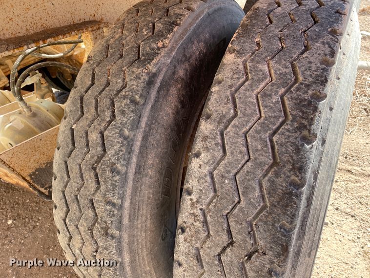 image for item DN0214 2001 Midland MG40MC2000  bottom dump trailer