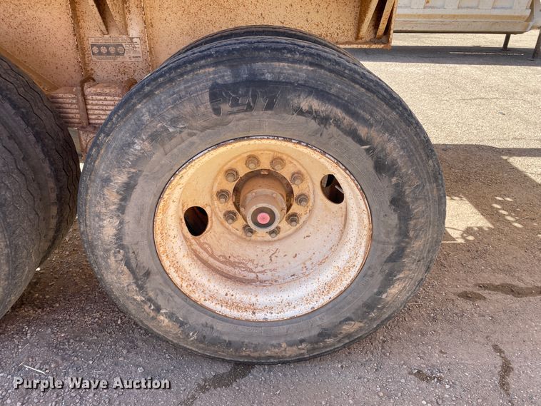 image for item DN0214 2001 Midland MG40MC2000  bottom dump trailer