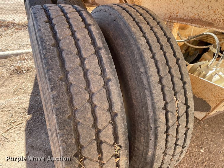 image for item DN0214 2001 Midland MG40MC2000  bottom dump trailer