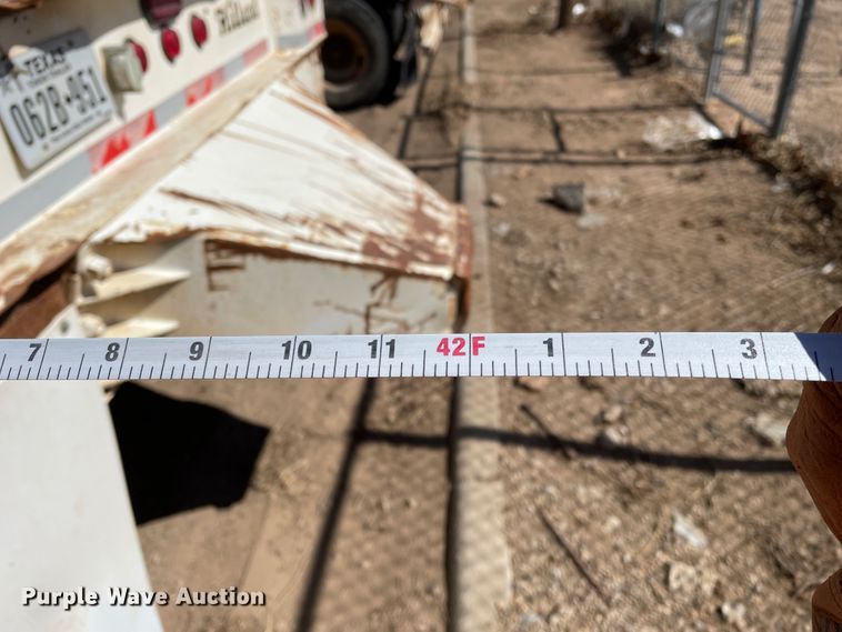 image for item DN0214 2001 Midland MG40MC2000  bottom dump trailer