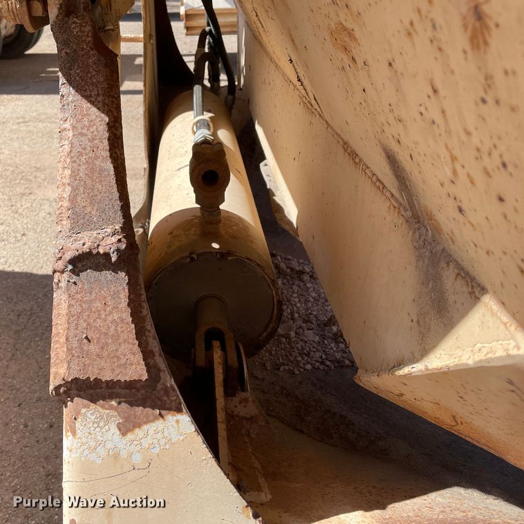 image for item DN0215 1998 Midland MG40CLAM  bottom dump trailer