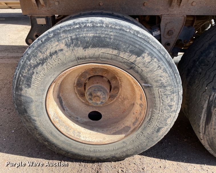 image for item DN0215 1998 Midland MG40CLAM  bottom dump trailer