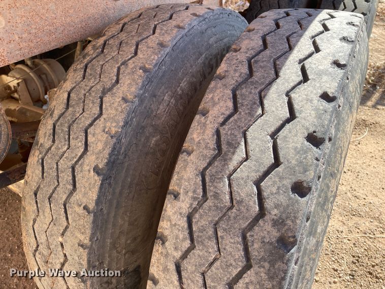 image for item DN0215 1998 Midland MG40CLAM  bottom dump trailer