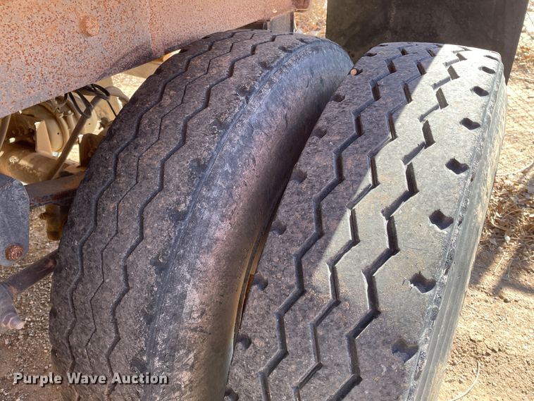 image for item DN0215 1998 Midland MG40CLAM  bottom dump trailer