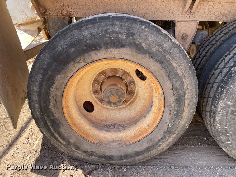 image for item DN0215 1998 Midland MG40CLAM  bottom dump trailer