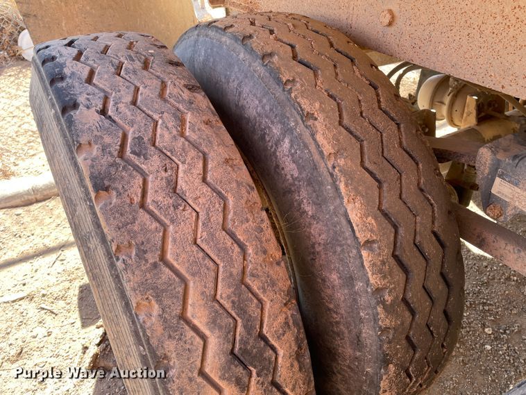 image for item DN0215 1998 Midland MG40CLAM  bottom dump trailer