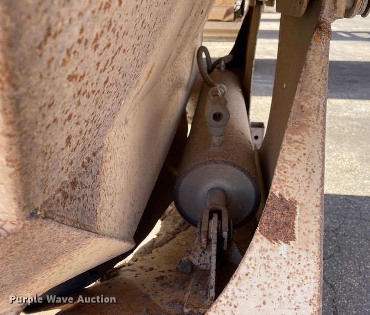 image for item DN0216 1998 Midland MG40CLAM  bottom dump trailer