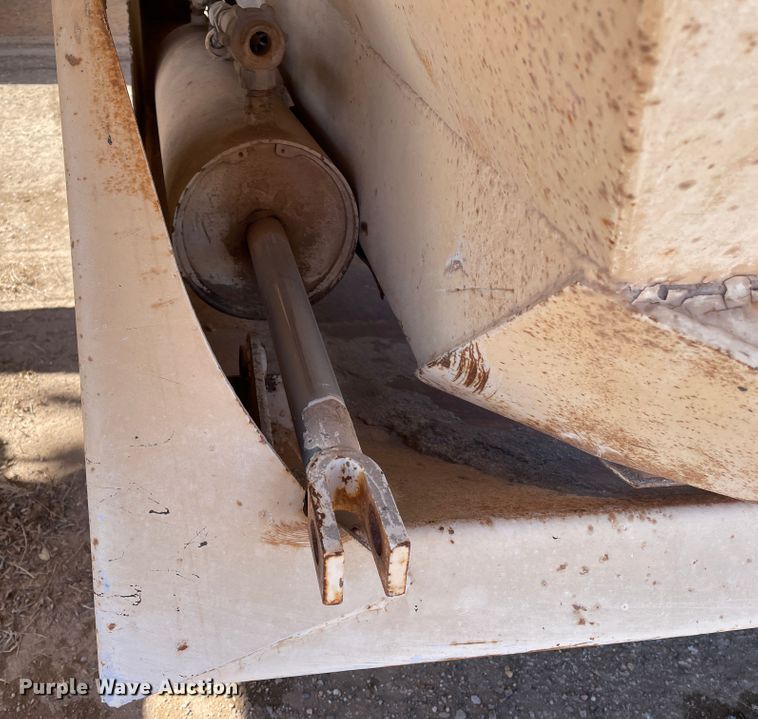 image for item DN0216 1998 Midland MG40CLAM  bottom dump trailer