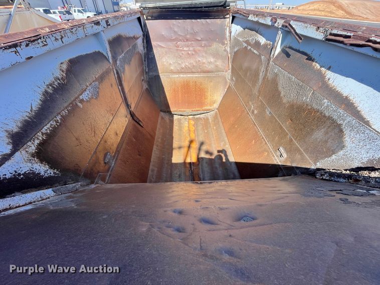 image for item DN0216 1998 Midland MG40CLAM  bottom dump trailer