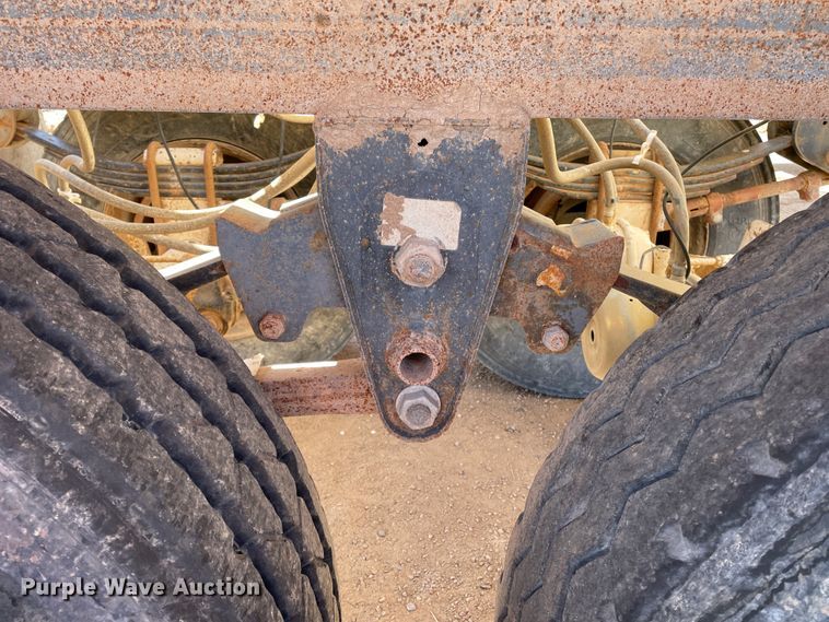 image for item DN0216 1998 Midland MG40CLAM  bottom dump trailer