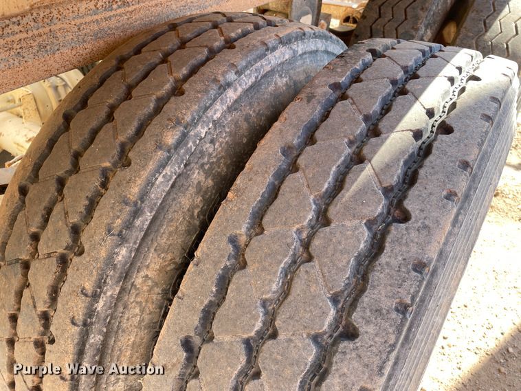 image for item DN0216 1998 Midland MG40CLAM  bottom dump trailer