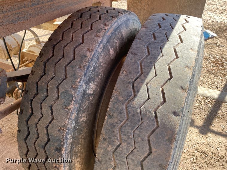 image for item DN0216 1998 Midland MG40CLAM  bottom dump trailer