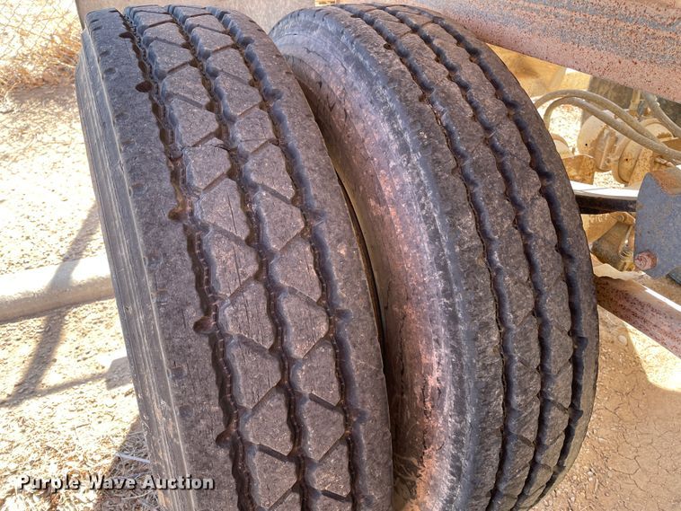 image for item DN0216 1998 Midland MG40CLAM  bottom dump trailer