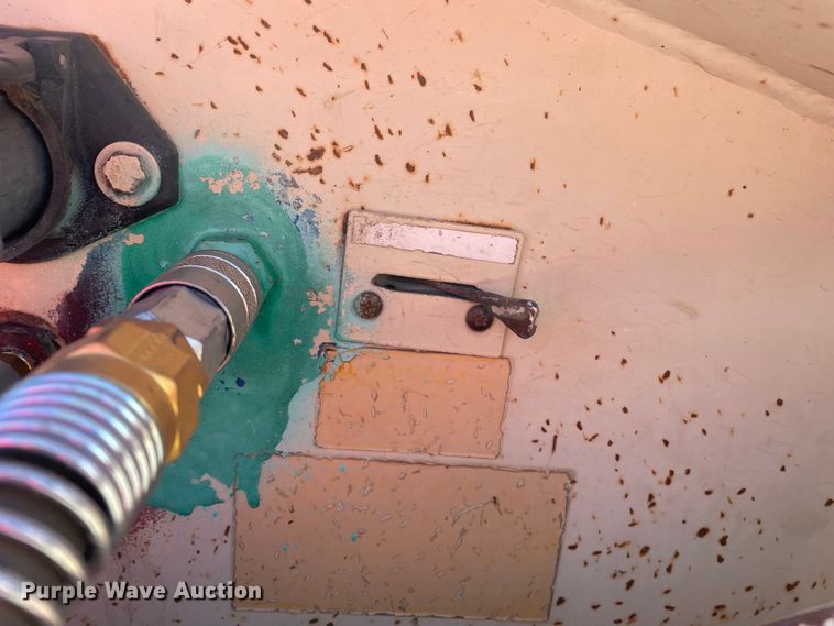 image for item DN0217 2005 Trail King TK110HDG-523  lowboy equipment trailer