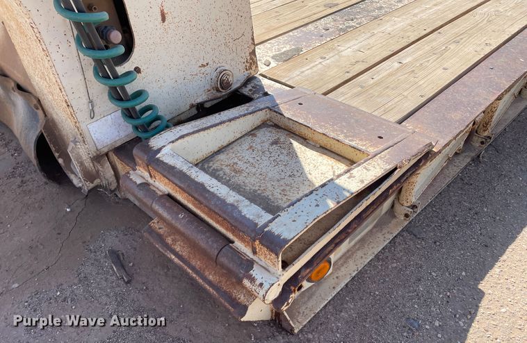 image for item DN0217 2005 Trail King TK110HDG-523  lowboy equipment trailer