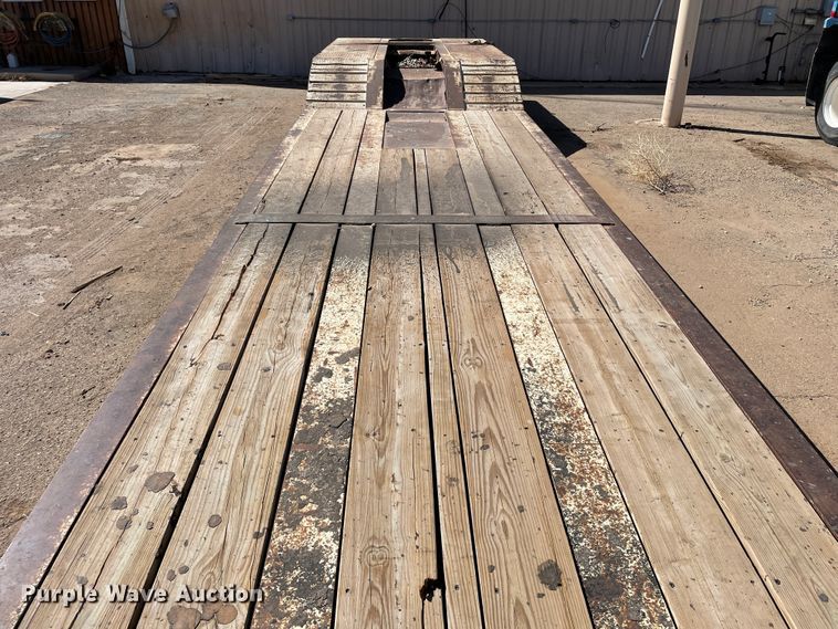 image for item DN0217 2005 Trail King TK110HDG-523  lowboy equipment trailer