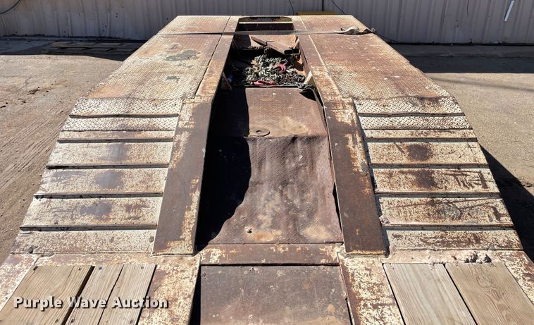 image for item DN0217 2005 Trail King TK110HDG-523  lowboy equipment trailer