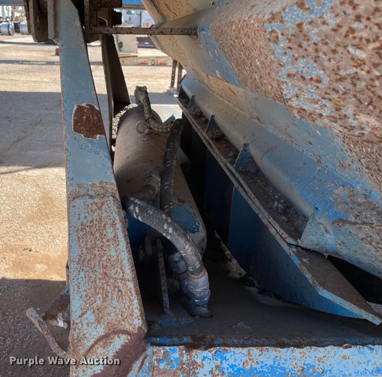 image for item DN0218 1996 Midland  bottom dump trailer