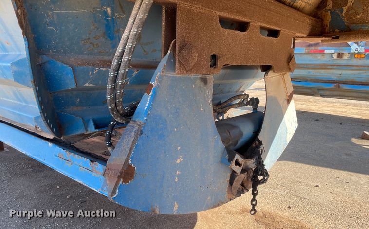 image for item DN0218 1996 Midland  bottom dump trailer