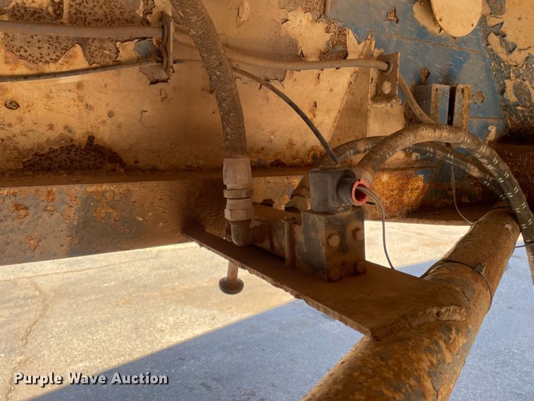 image for item DN0218 1996 Midland  bottom dump trailer