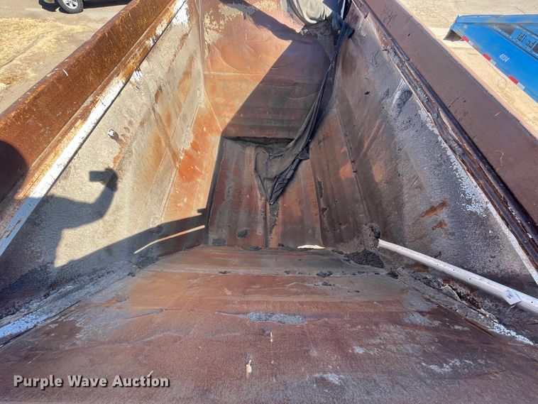 image for item DN0218 1996 Midland  bottom dump trailer