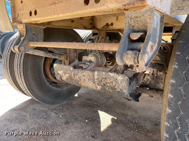 image for item DN0218 1996 Midland  bottom dump trailer