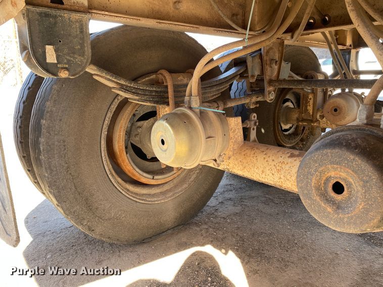 image for item DN0218 1996 Midland  bottom dump trailer