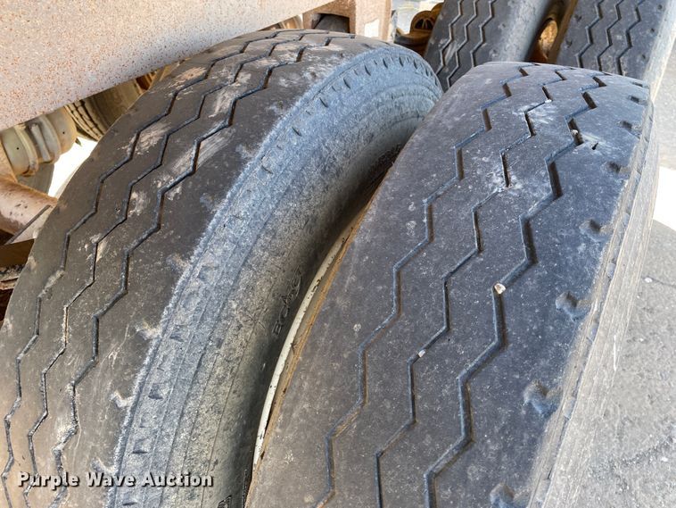 image for item DN0218 1996 Midland  bottom dump trailer