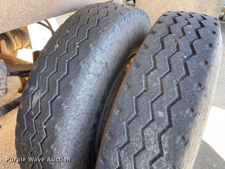 image for item DN0218 1996 Midland  bottom dump trailer