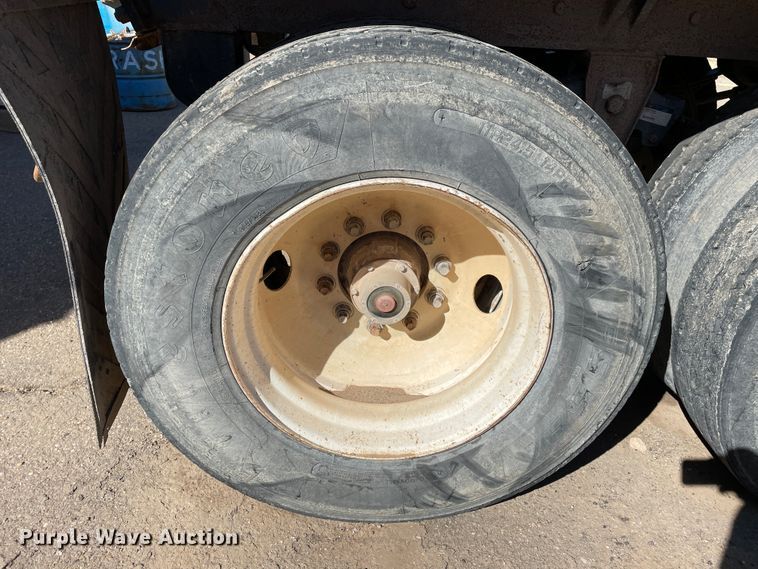 image for item DN0218 1996 Midland  bottom dump trailer