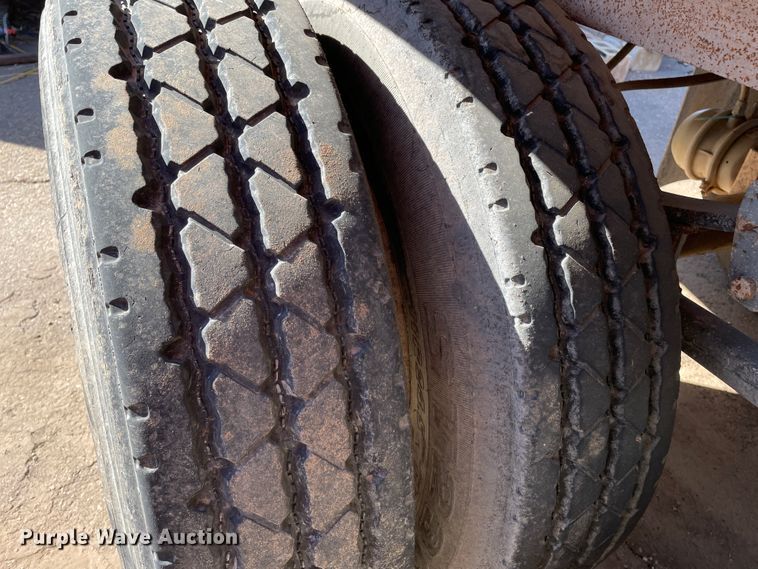 image for item DN0218 1996 Midland  bottom dump trailer