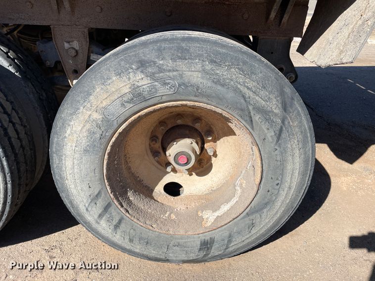 image for item DN0218 1996 Midland  bottom dump trailer