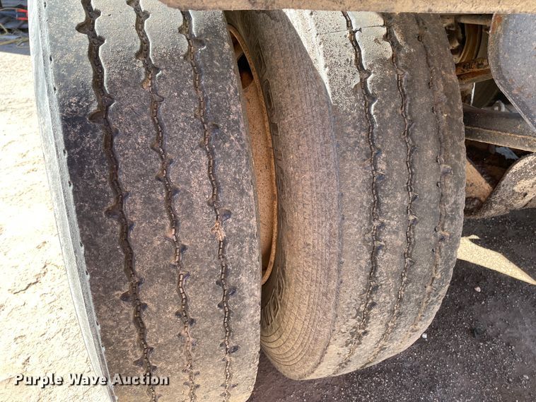 image for item DN0218 1996 Midland  bottom dump trailer