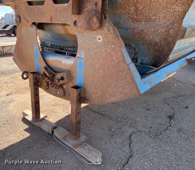 image for item DN0219 1996 Midland  bottom dump trailer