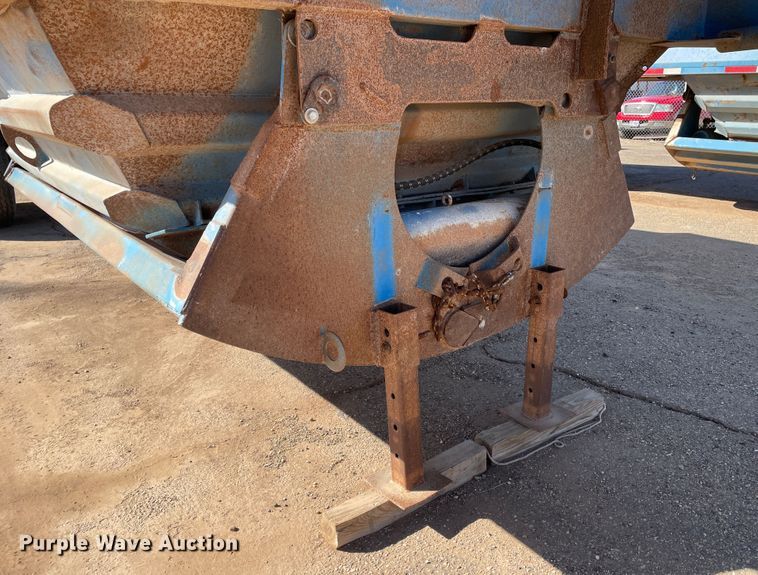 image for item DN0219 1996 Midland  bottom dump trailer