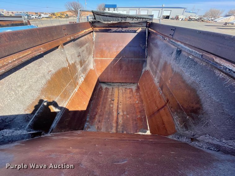 image for item DN0219 1996 Midland  bottom dump trailer