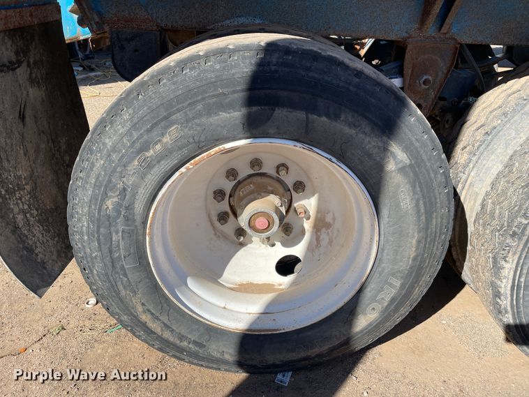 image for item DN0219 1996 Midland  bottom dump trailer