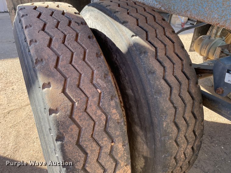 image for item DN0219 1996 Midland  bottom dump trailer