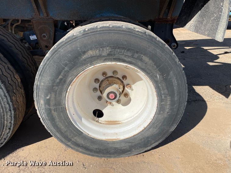image for item DN0219 1996 Midland  bottom dump trailer