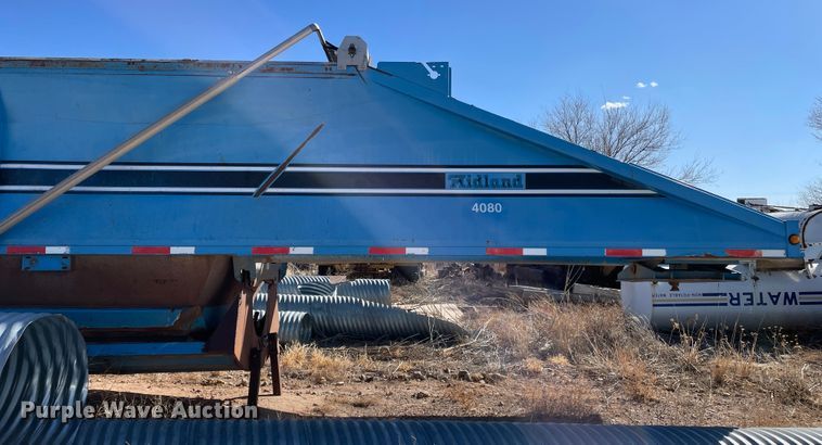 image for item DN0221 2001 Midland MG40MC2000  bottom dump trailer