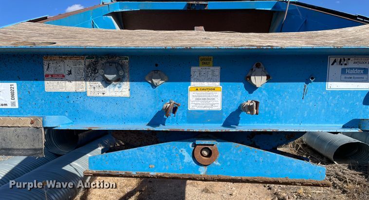 image for item DN0221 2001 Midland MG40MC2000  bottom dump trailer