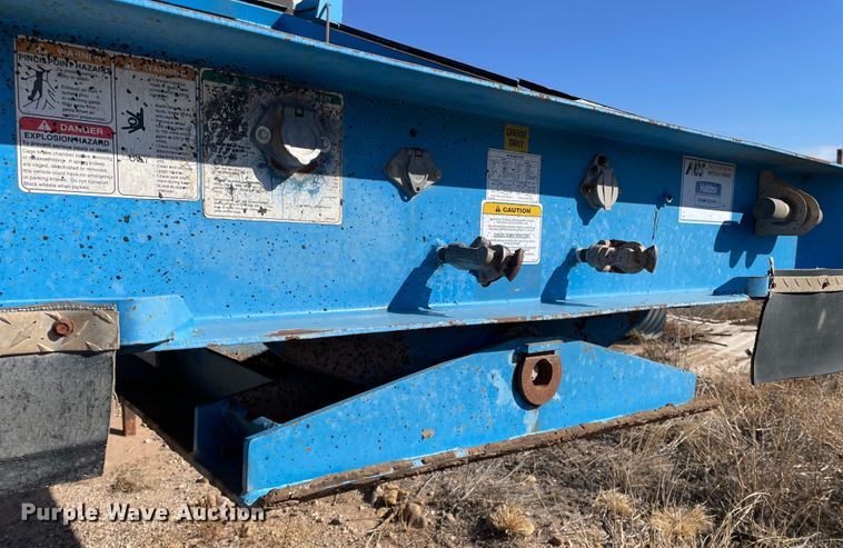 image for item DN0221 2001 Midland MG40MC2000  bottom dump trailer