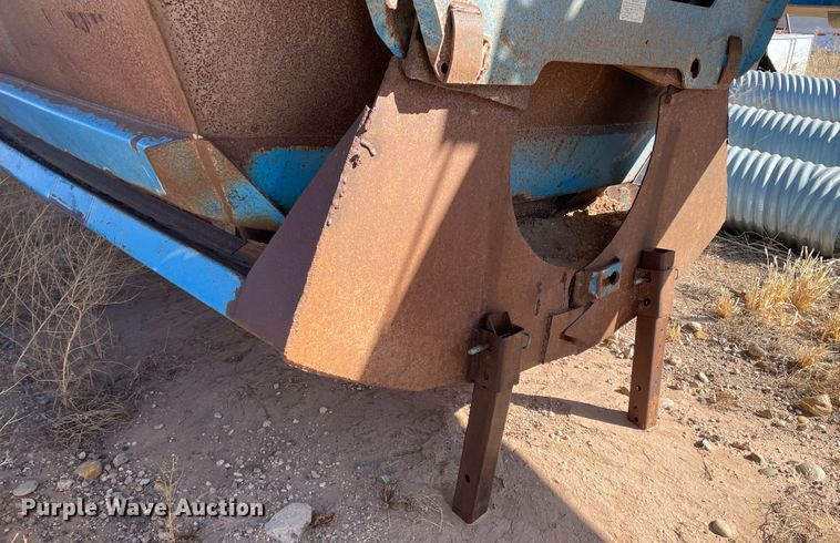 image for item DN0221 2001 Midland MG40MC2000  bottom dump trailer